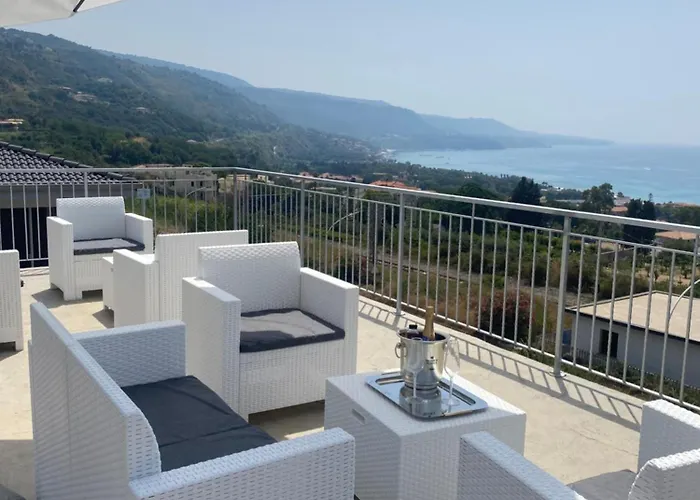 Acrita Rooftop 公寓